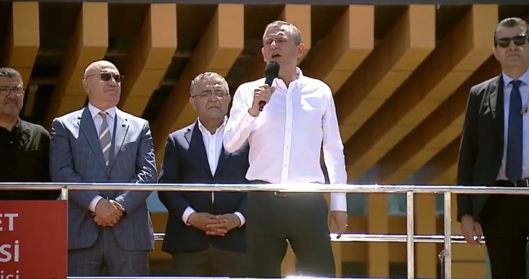 Miting Kalabalığı