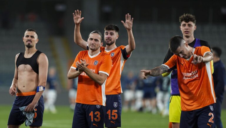 basaksehirde-hedef-konferans-ligi-rakip-universitatea-craiova-zNYVxN3E.jpg