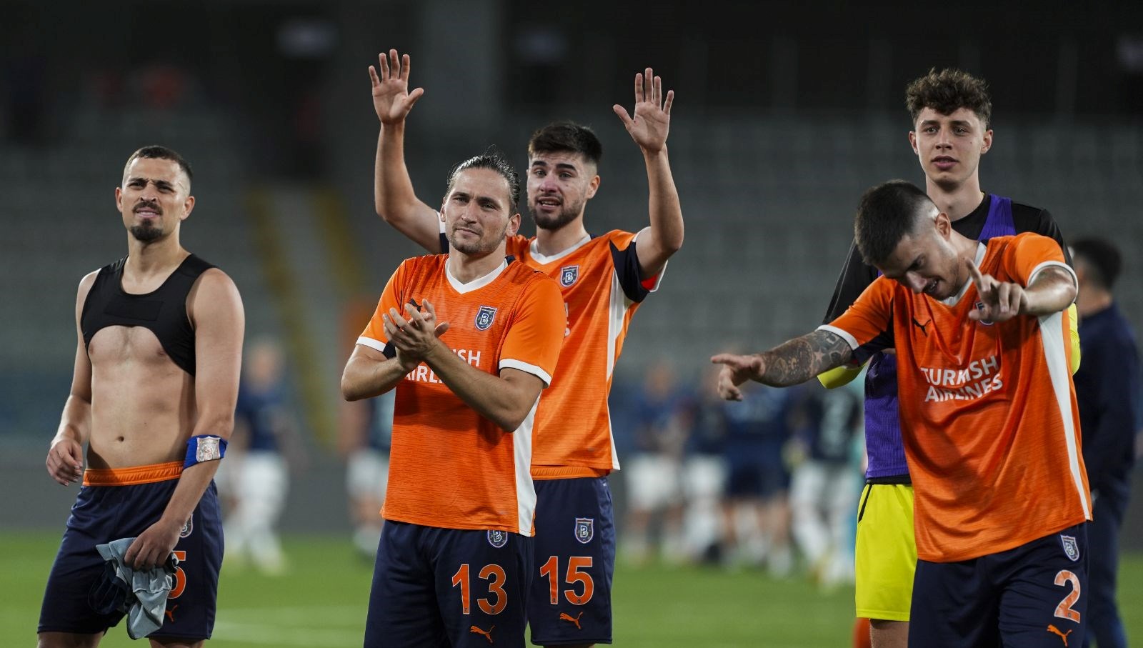 basaksehirde-hedef-konferans-ligi-rakip-universitatea-craiova-zNYVxN3E.jpg