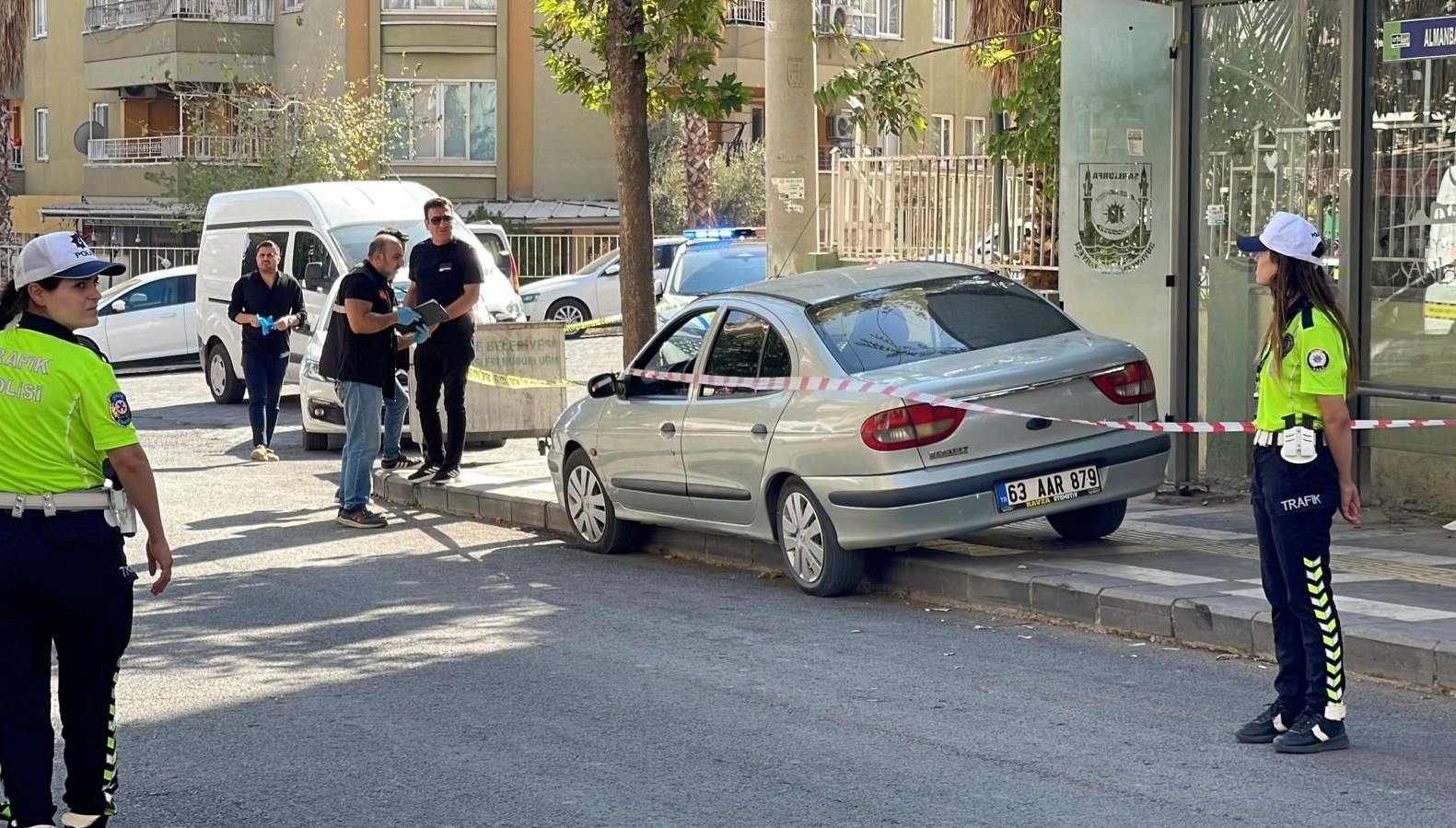 sanliurfada otomobil duraga daldi 1 cocuk oldu 3 yarali p4UQLHNO