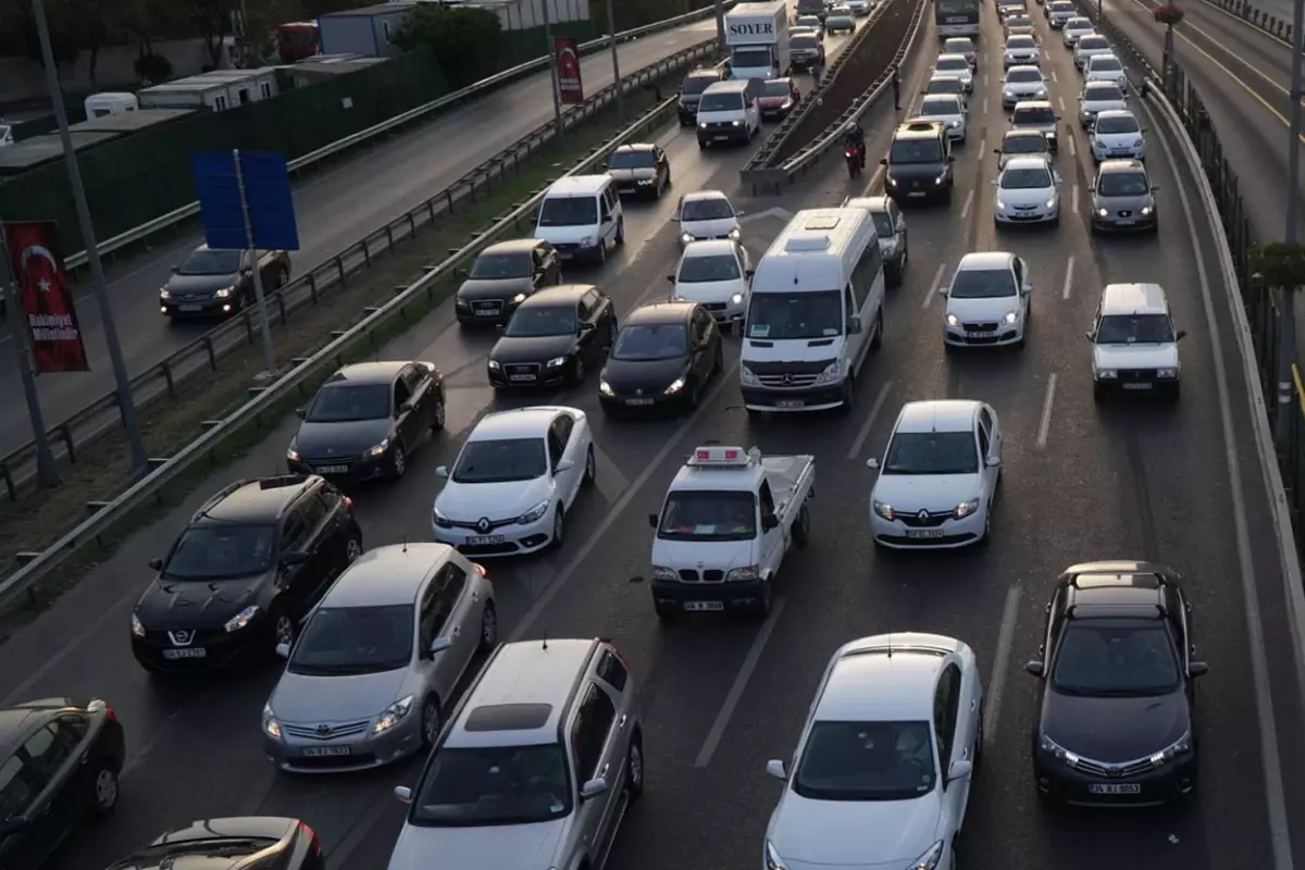 benzine bu gece 1 lira 14 kurus zam geliyor PAJPcg8d.jpg