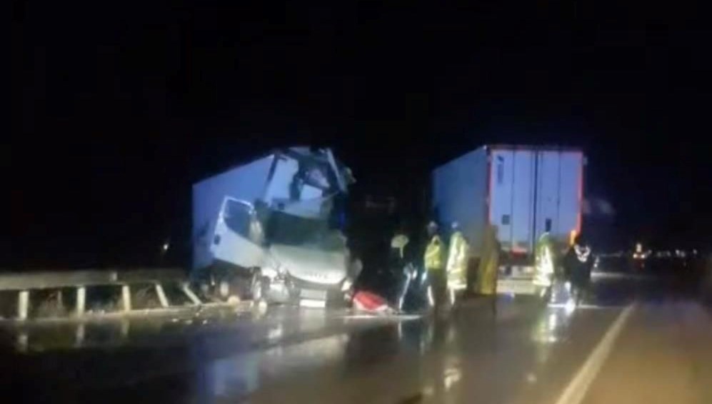 konyada kamyon sarampole devrildi iki can kaybi var Aa1ynxgp