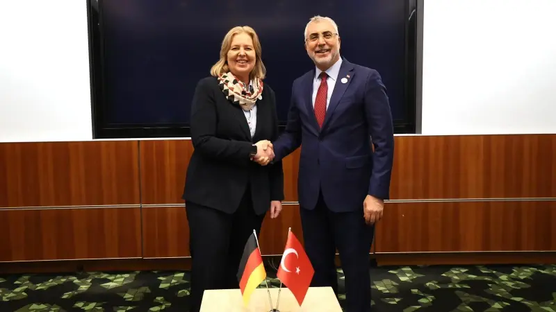 bakan isikhan alman mevkidasi bas ile gorustu tZGKCh3M.webp