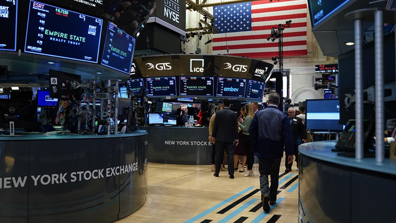 New York Borsası Karışık Verilerle Kapanış Yaptı