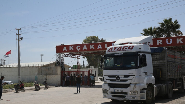 pasaportla-gecislerin-basladigi-gumruk-kapasindan-gunde-700-tir-gecmesi-bekleniyor-U4DvHBhk